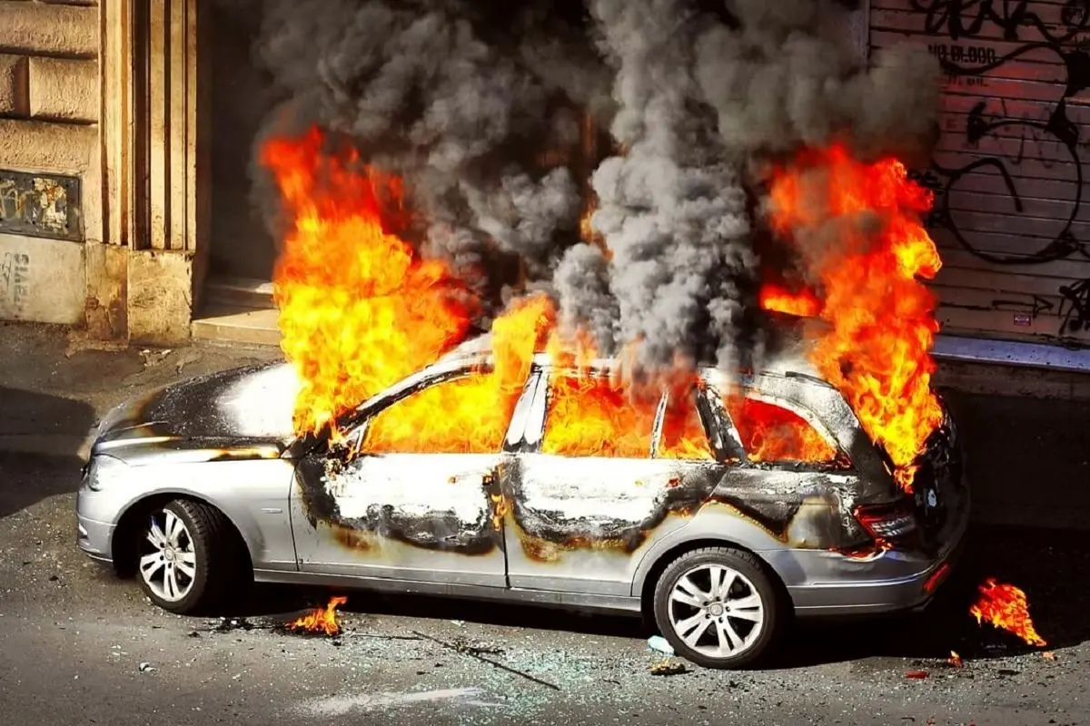 نرخ عجیب خودروهای آتش گرفته در بازار ایران!+ تصاویر