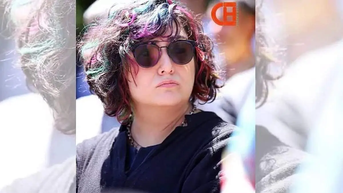 کشف حجاب باران کوثری در خاکسپاری حسام محمودی +عکس
 
