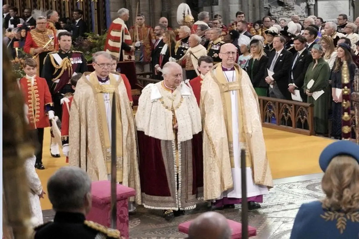 مراسم تاج‌گذاری چارلز سوم؛ پادشاه بریتانیا در کلیسای وست‌مینیستر + عکس و فیلم
