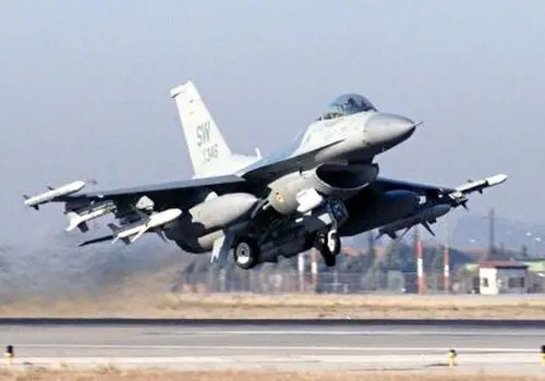 این جنگنده آمریکایی راهی عربستان‌سعودی می‌شود! +عکس