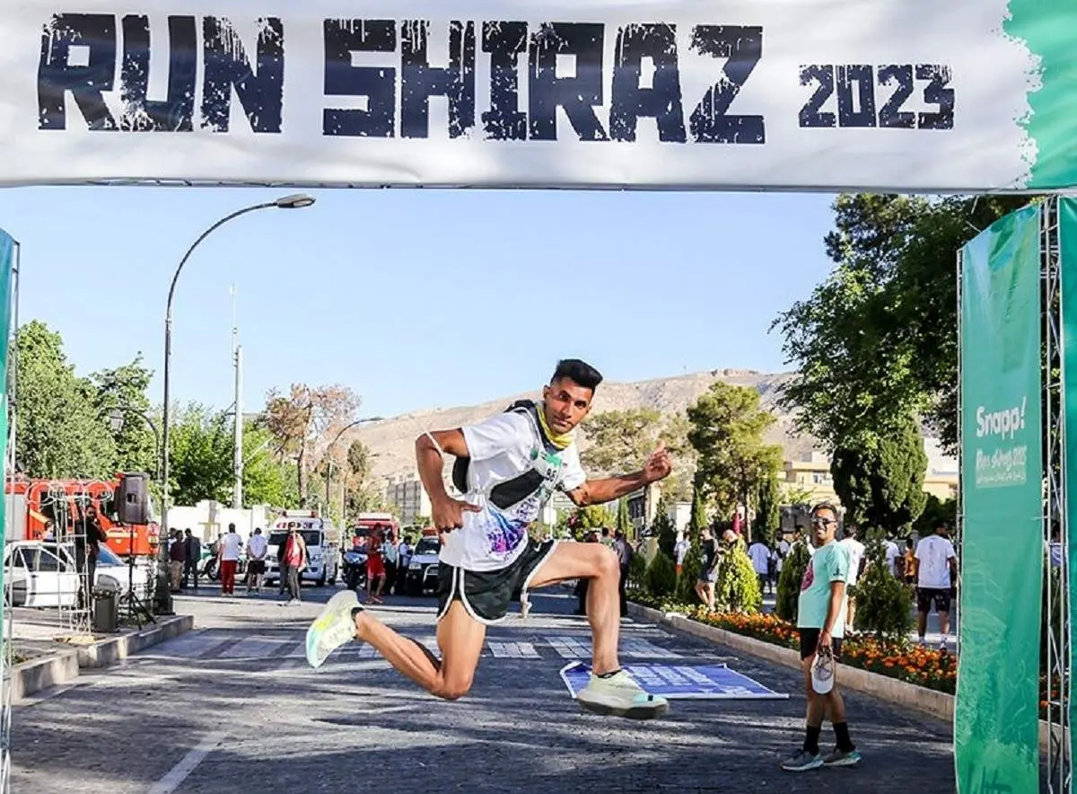 حضور زنان بدون حجاب در ماراتن شیراز جنجال برانگیخت؛ دادستانی شیراز از برخورد با برگزارکنندگان خبر داد+ تصاویر