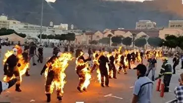 آتش زدن گروهی برای ثبت رکورد گینس!+ فیلم