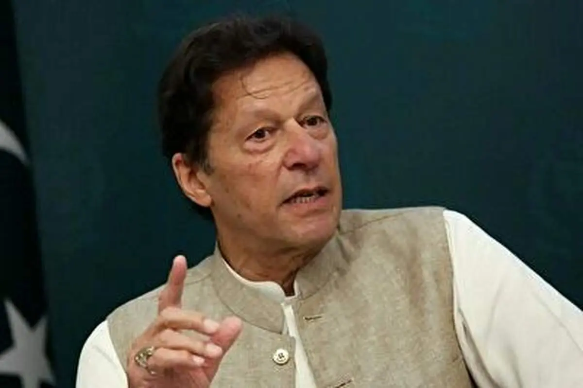 نخستین فیلم از لحظه بازداشت عمران خان با یورش ماموران امنیتی به اقامتگاهش