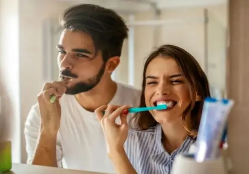 بهترین ترفند‌های جرم گیری دندان در خانه
