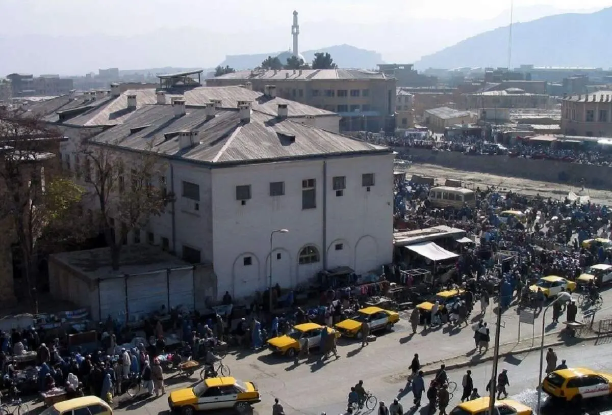 تغییر رنگ تاکسی های افغانستان توسط طالبان!+ تصاویر
