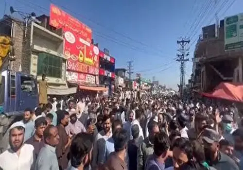 عمران خان و همسرش به قید وثیقه آزاد شدند