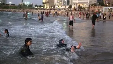 لحظه فرار اسرائیلی ها از ساحل پس از حمله موشکی+ فیلم
