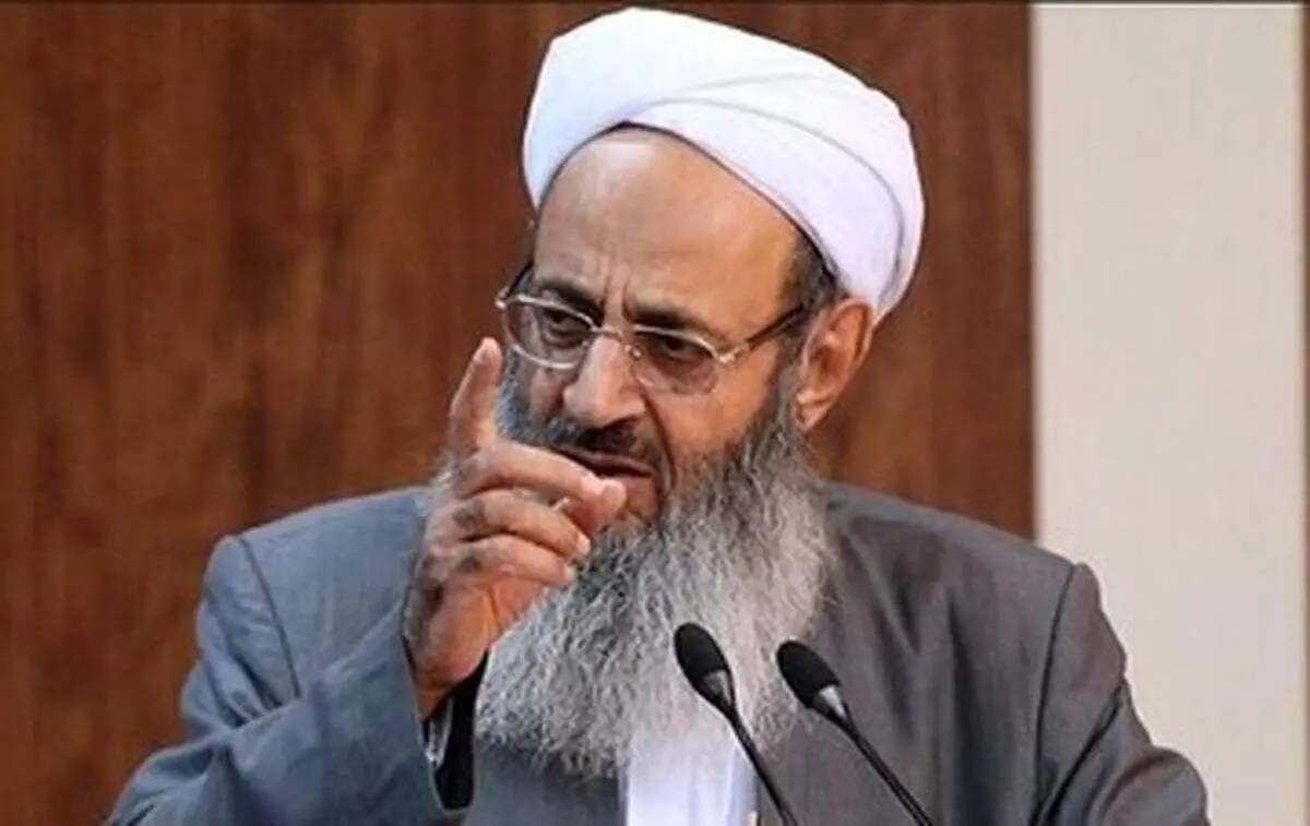کیهان: مولوی عبدالحمید زندگی اشرافی و کاخ نشینی دارد