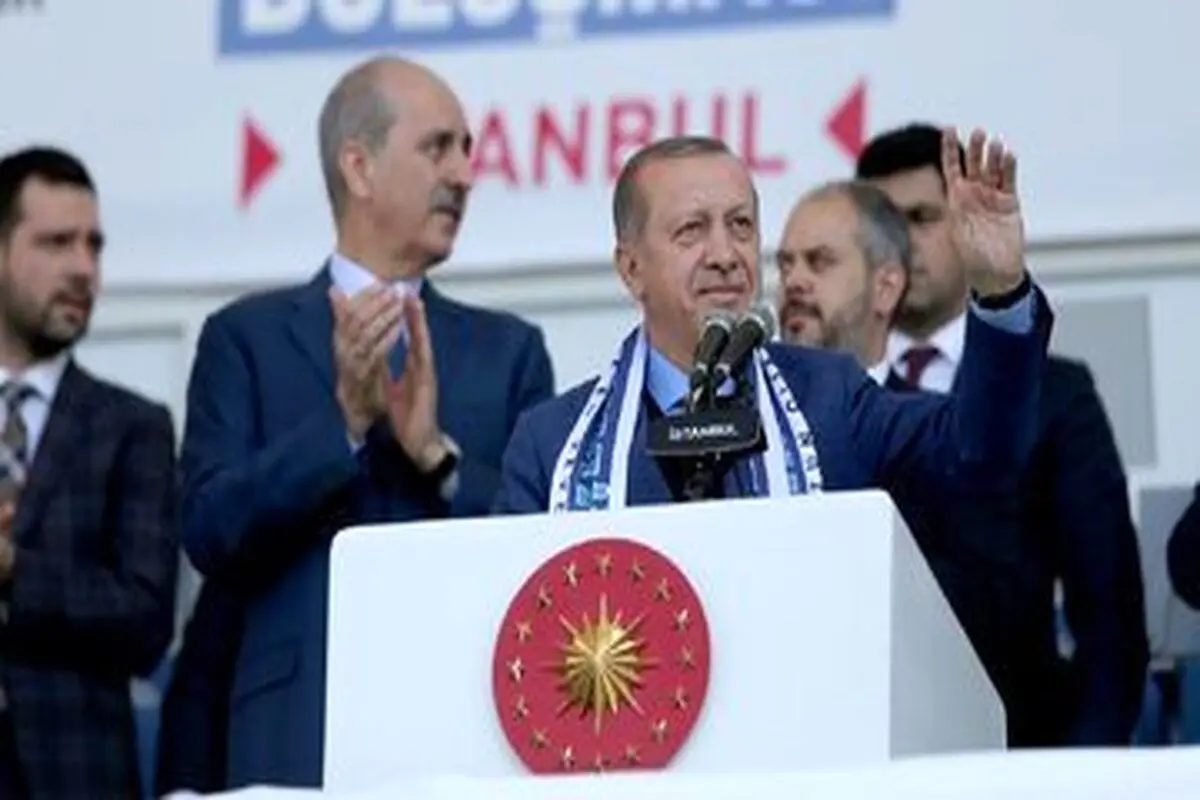 سجده شکر اردوغان پس از پیروزی اش در انتخابات ترکیه+ عکس