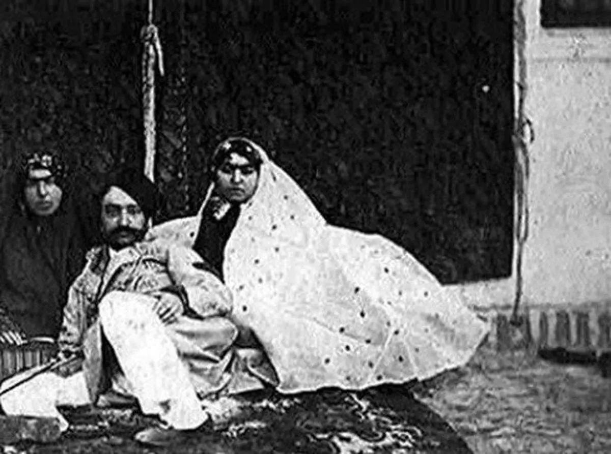 زنان قاجار زیبا بودند؛ ناصرالدین شاه عکسها را دستکاری میکرد! + تصویر سوگلی شاه