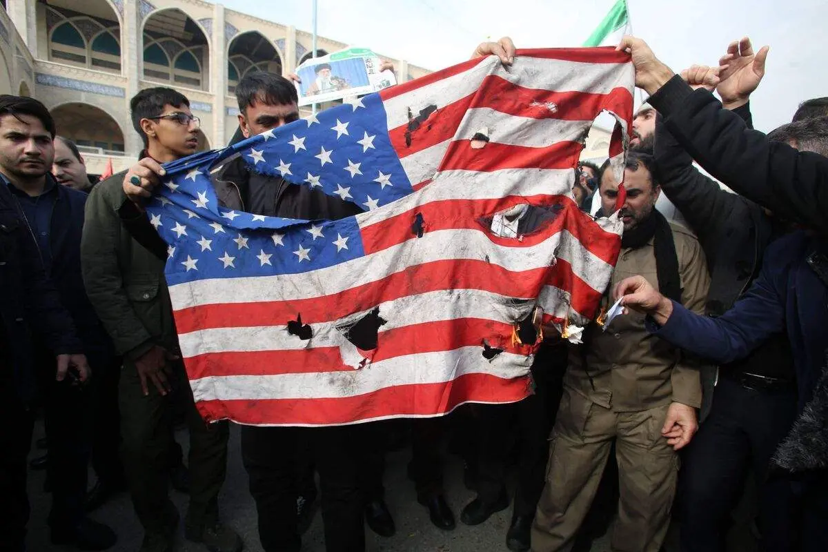 پادشاه عمان با پیام آمریکا وارد تهران شد؟/ادامه میانجی گری مسقط در جریان مذاکرات تهران و واشینگتن