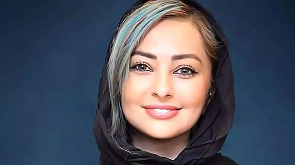 استایل شیک نفیسه روشن در ماشین لاکچری اش+ فیلم