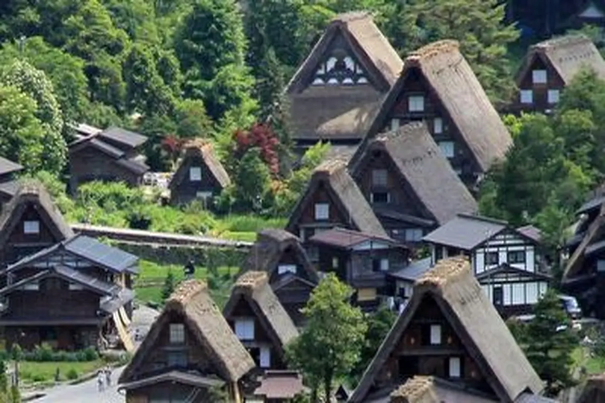 فواره های جالب روی سقف خانه های روستای «شیراکاوا» ژاپن+ فیلم
