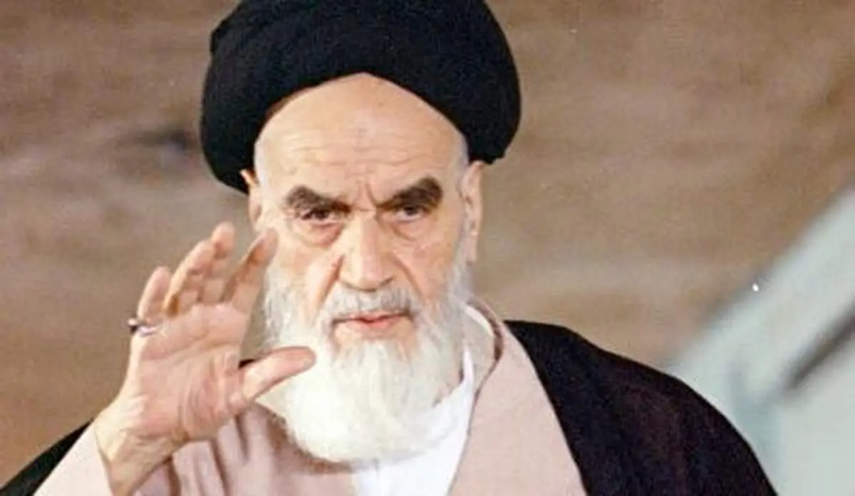 فیلم کمیاب از لحظه وداع خانواده امام خمینی(ره) با ایشان