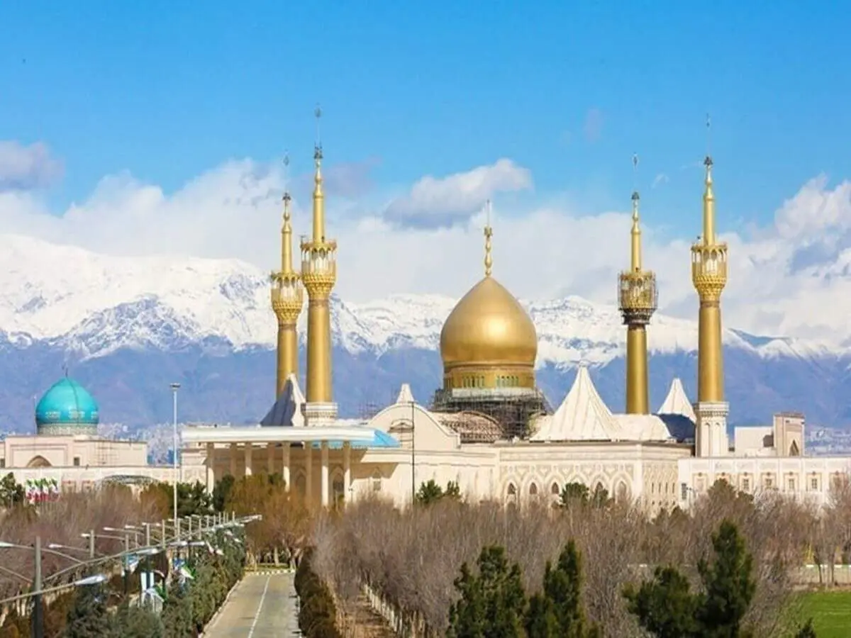 ثبت لحظه احترام نظامی خلبان ارتش به مرقد امام خمینی هنگام پرواز+ عکس