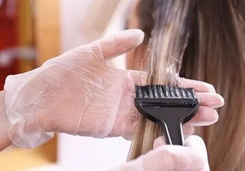 بهترین فاصله برای رنگ و دکلره کردن موها 