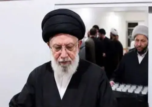 شباهت باورنکردنی یک روحانی عراقی به رهبر شهید انقلاب+عکس و فیلم