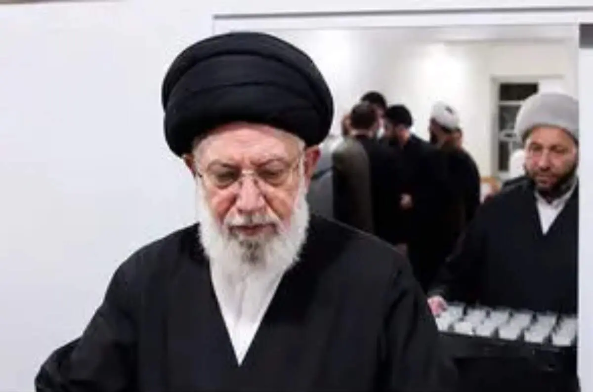 شباهت باورنکردنی یک روحانی عراقی به رهبر شهید انقلاب+عکس و فیلم