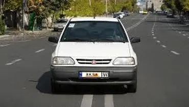 حرکت عجیب یک زنِ پرایدسوار به سبک فیلم هالیوود!
