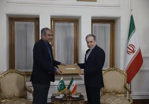 عراقچی: نتایج میدان در مذاکره تثبیت می‌شود