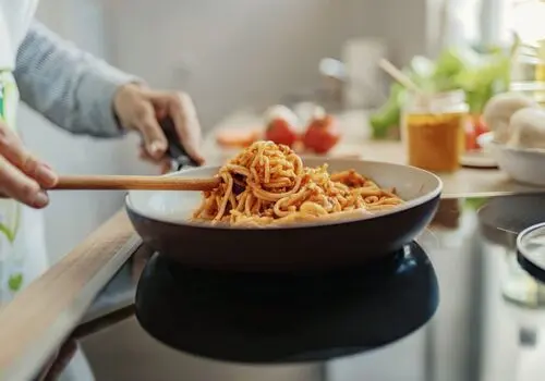  برگ بو، خواص و کاربرد آن برای پخت غذا را بدانید