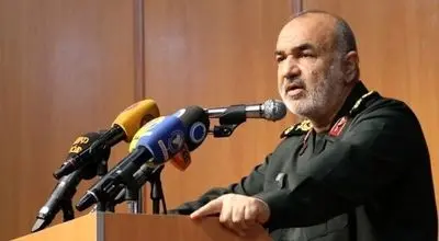 سرلشکر سلامی: اگر صد بار دیگر به دنیا بیایم من همین لباس را خواهم پوشید