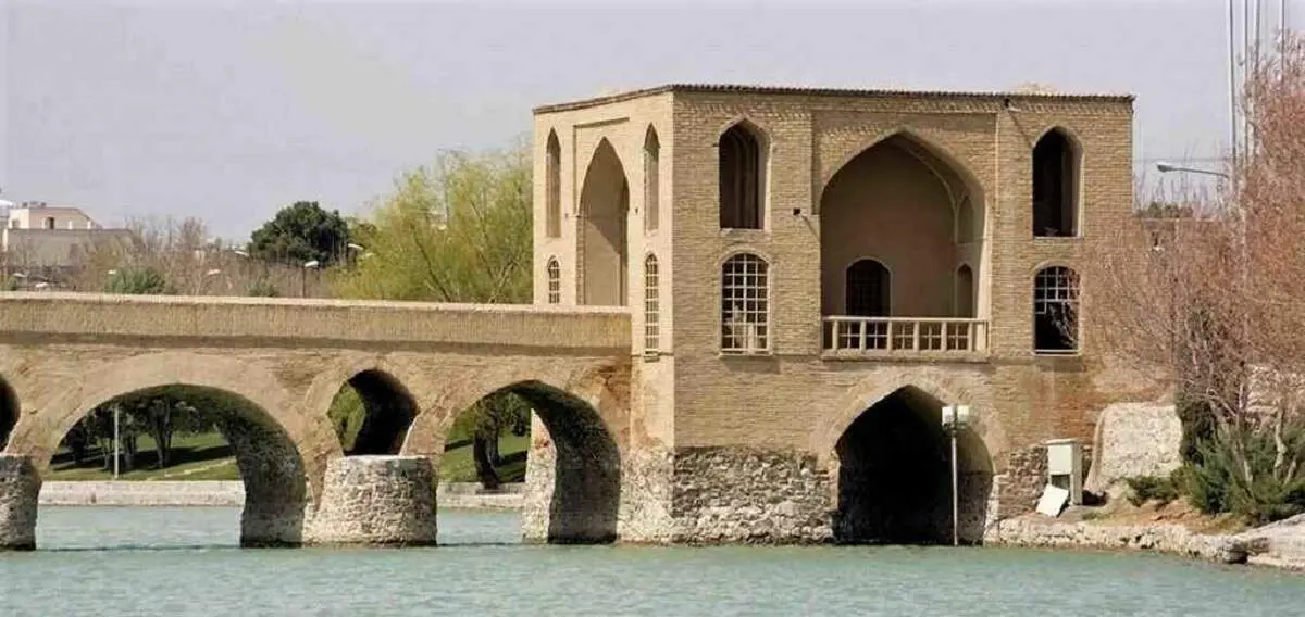 اقدام شوکه کننده در اصفهان؛ پل دوران ساسانی را ایزوگام کردند!+ عکس