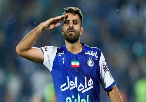 مدافع استقلال پش از شایعات جنجالی قرارداد بست!