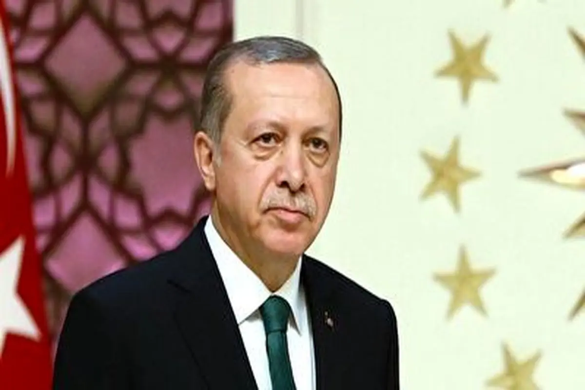 تلاوت قرآن توسط رئیس جمهور ترکیه در مسجد+ فیلم