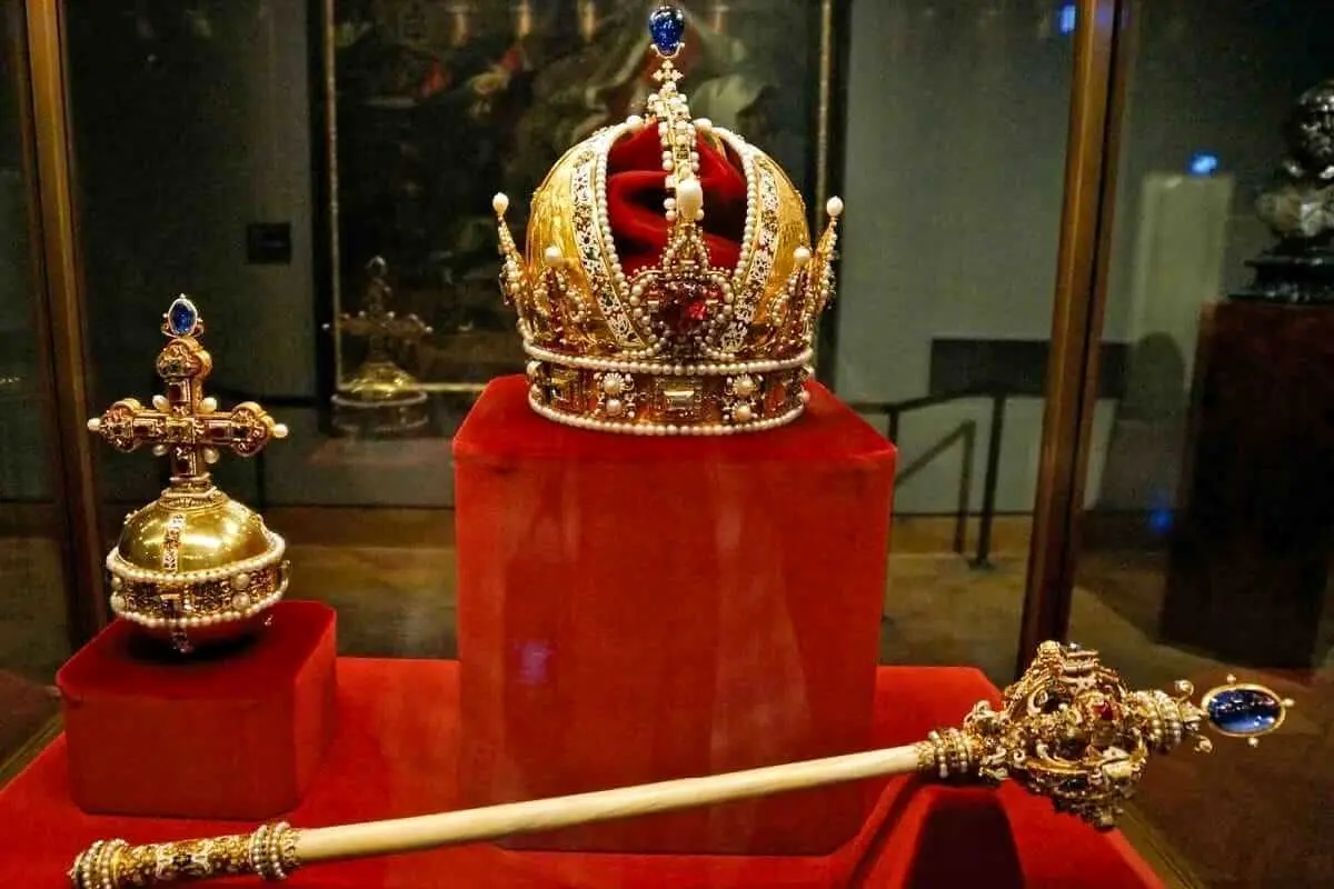 نخستین سارق گنجینه جواهرات ملی کدام پادشاه ایرانی بود؟+ عکس