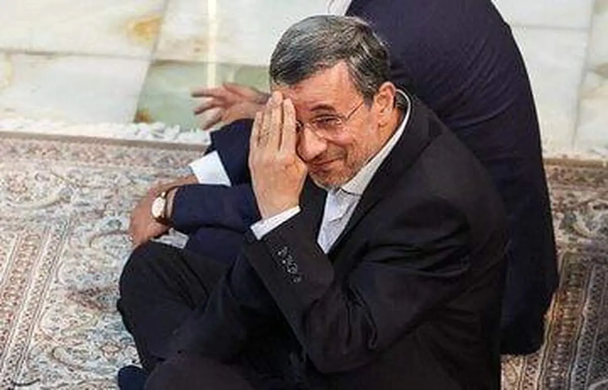 احمدی نژاد دچار توهم فروپاشی نظام است
