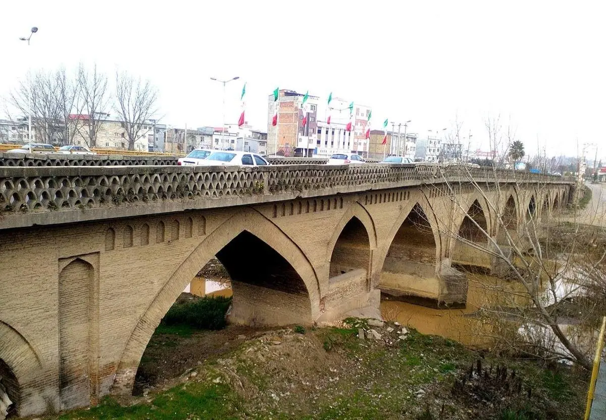 تخریب آثار باستانی به دنبال گنج!