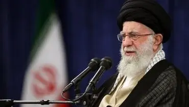 تصویری جالب از رهبر انقلاب در متروی تهران