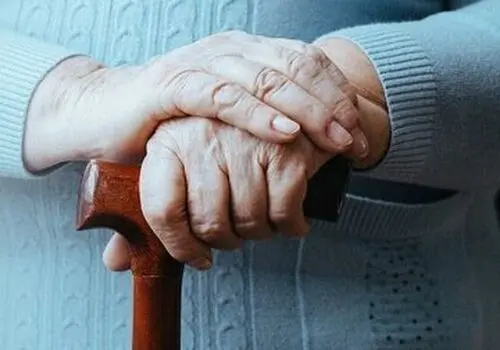 اولین نشانه بیماری پارکینسون چیست؟