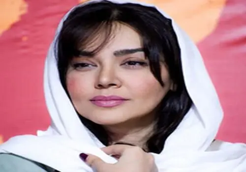 استایل متفاوت ندا قاسمی در حاشیه اکران فیلم/عکس
