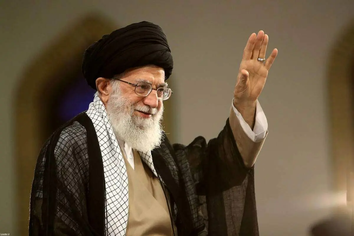 تصویری از دو مجری معروف در دیدار با رهبری
