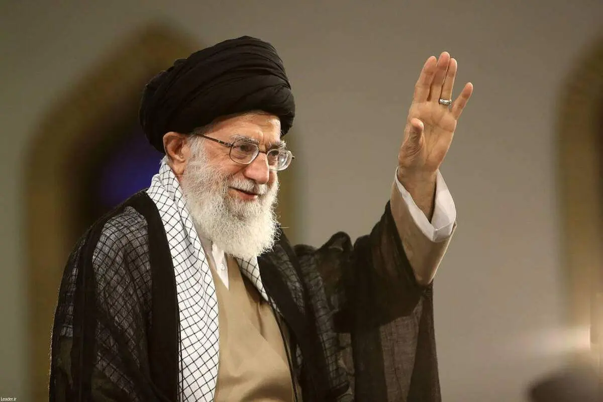 تصویری از دو مجری معروف در دیدار با رهبری