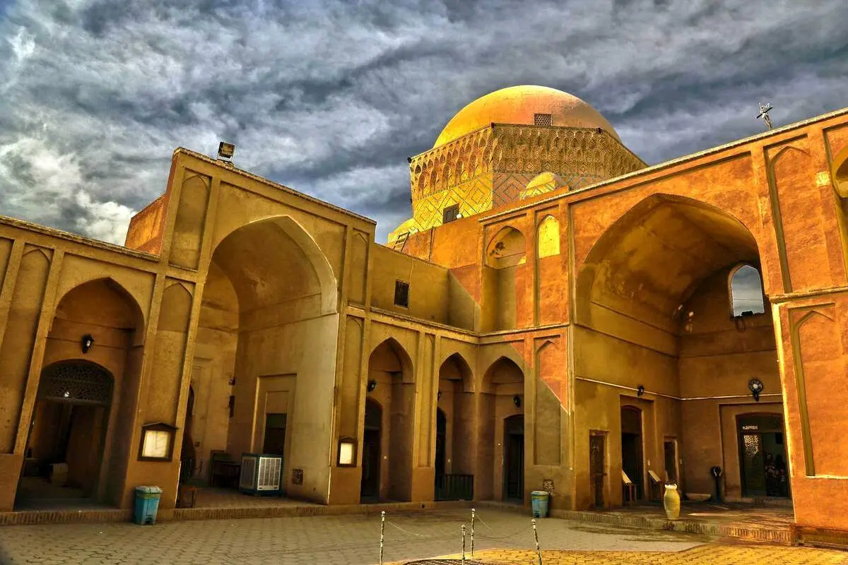 مرمت عجیب یکی از خانههای تاریخی یزد! + عکس