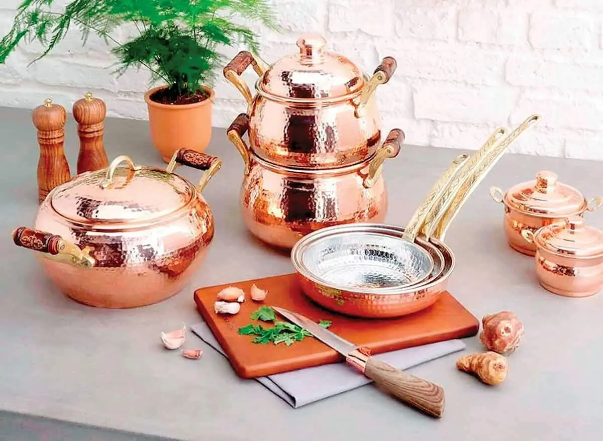 روشی ساده برای سفید کردن ظروف مسی در خانه