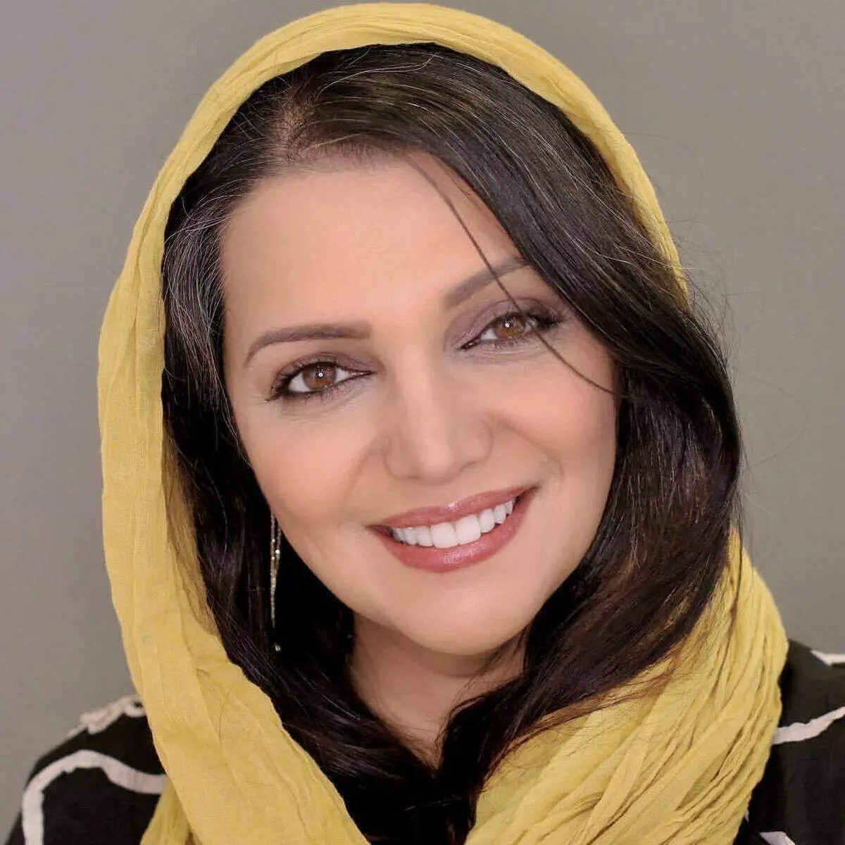 تیپ خاص و شیک الهام پاوه نژاد در پاییز+ عکس