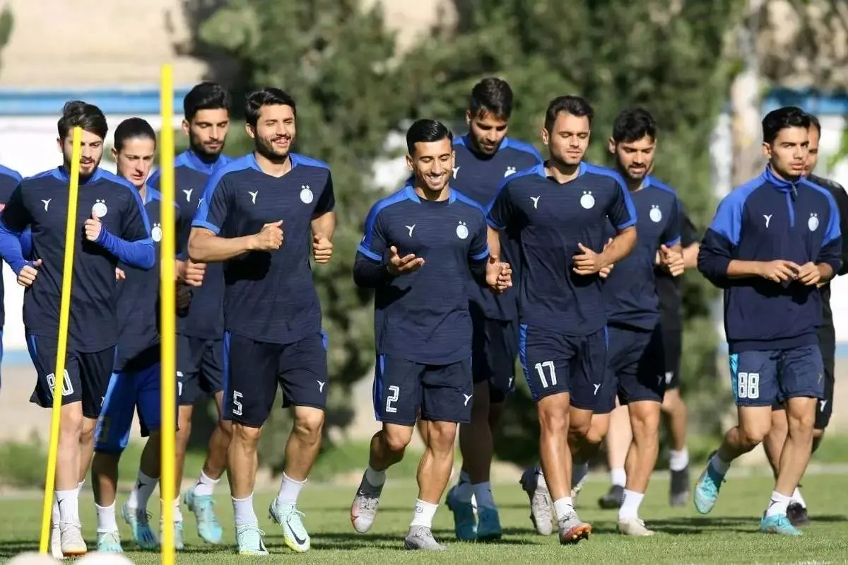 حضور جنجالی مادربزرگ استقلالی در تمرین امروز+عکس