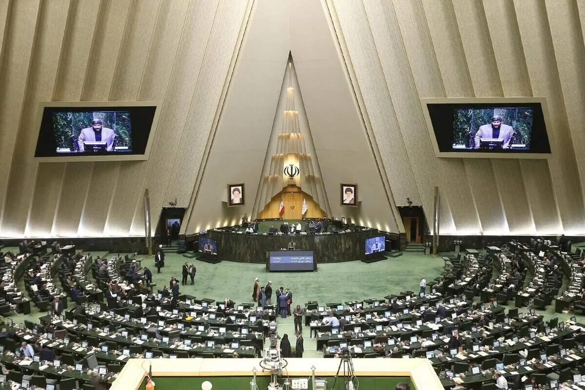 عدم حضور یک چهارم نمایندگان در مهم‌ترین رای‌گیری‌های مجلس