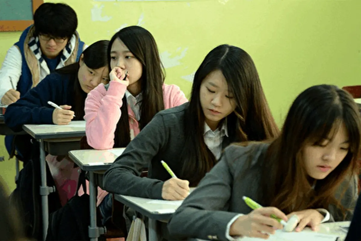 شکایت عجیب دانش‌آموزان کره‌ای به‌خاطر ۹۰ ثانیه!+ فیلم