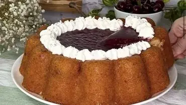 کیک آلبالوی ترش و شیرین؛ طعمی بی‌نظیر با آلبالوی تازه!