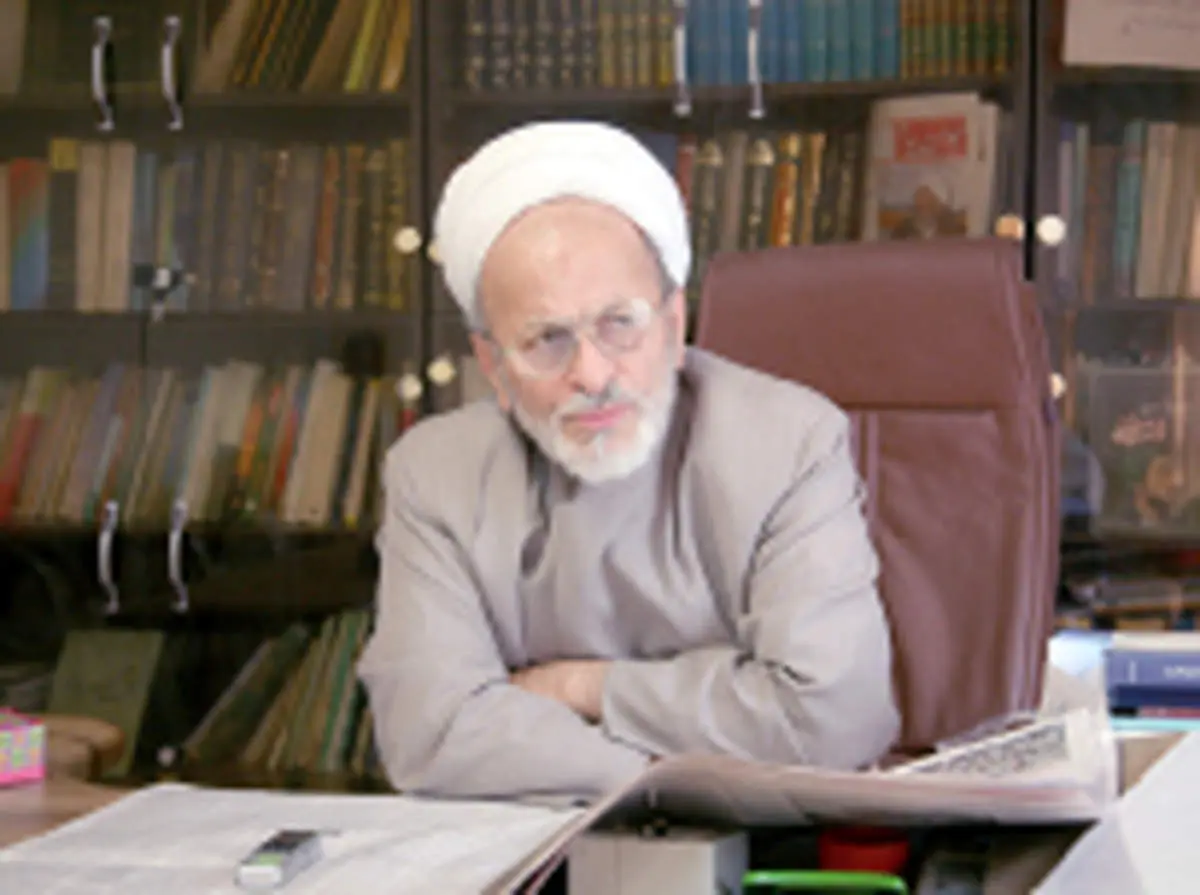 شجونی: اگر ايراني باشيم بايد دست رهبر معظم انقلاب را ببوسيم که ایران را از فتنه نجات داد