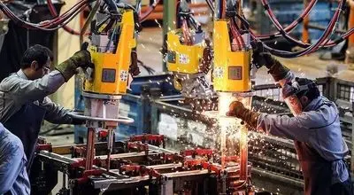 دستمزد کارگران در ۱۴۰۵ چگونه تعیین می‌شود؟