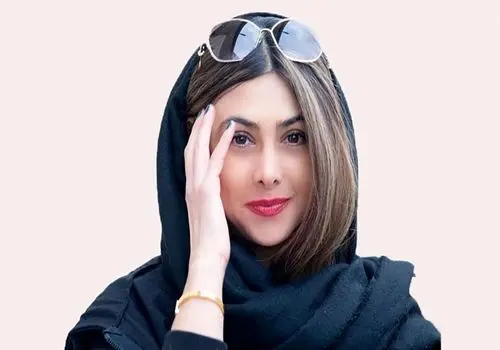 جذابترین عکس از آزاده صمدی با میکاپ خاص و انگشتری عجیب !