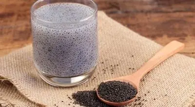 یک قاشق دانه چیا چند کالری دارد؟
