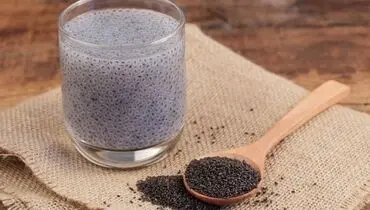 یک قاشق دانه چیا چند کالری دارد؟
