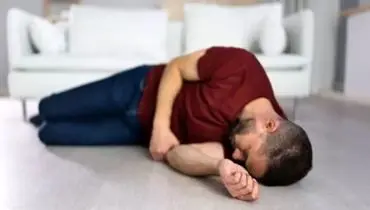 قرار دادن دست در دهان بیمار ممنوع است
